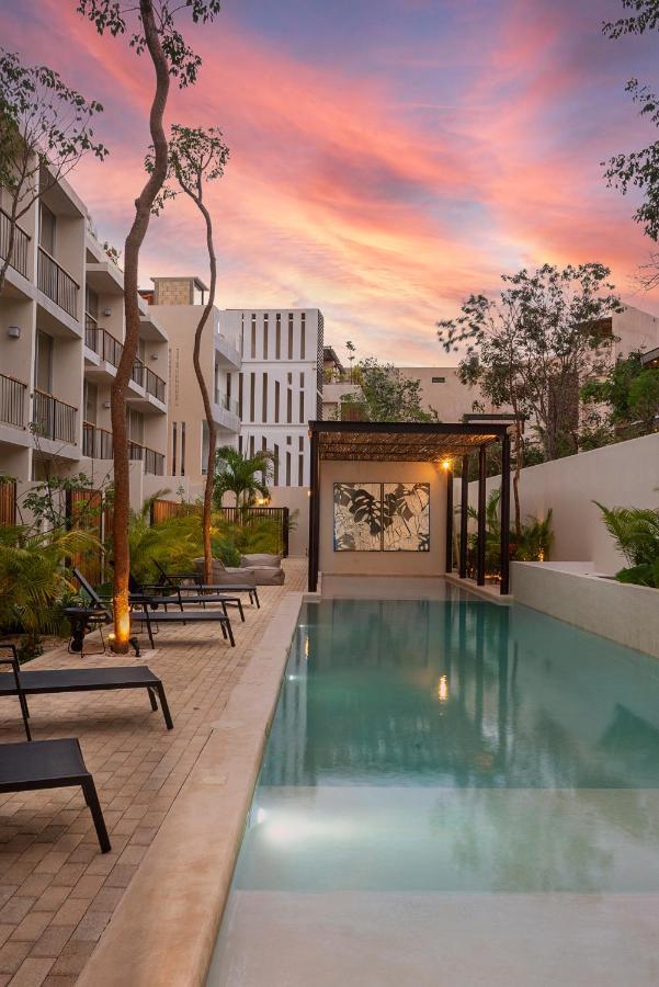 Hotel Modern Pool Access Near Downtown A105